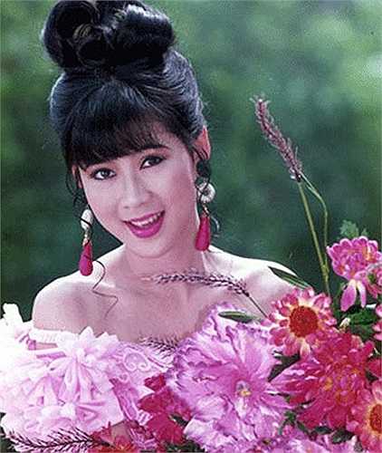 Cuộc sống tình cảm của Diễm Hương khá lận đận. Giữa thập niên 90, Diễm Hương trở thành chủ đề bàn tán của không ít người khi vướng phải cuộc tình với tên lừa đảo - gã Việt kiều Juan Minh (còn được biết tới với cái tên Michael Minh).