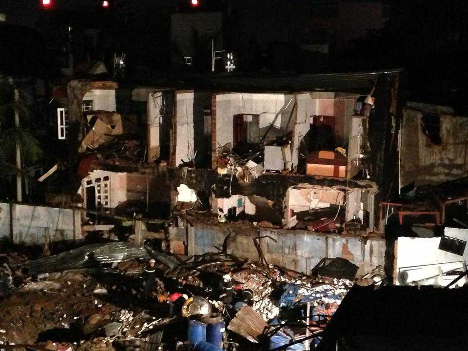 Đang tìm nạn nhận vụ nổ rung chuyển giữa TP.HCM