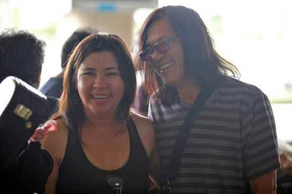 Có lẽ vì để bù đắp những thiệt thòi cho cô con gái người Việt Nam, bố của Phương Thảo đã bảo lãnh cho cả gia đình cô sang Mỹ