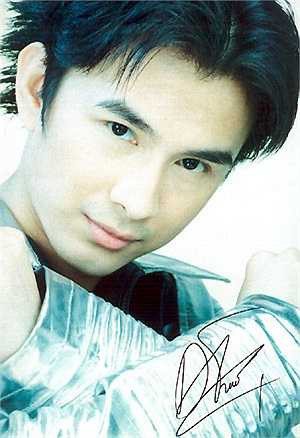 Cho dù thị trường có đi xuống thế nào, thì các đĩa nhạc vẫn được ra mắt đều đặn.