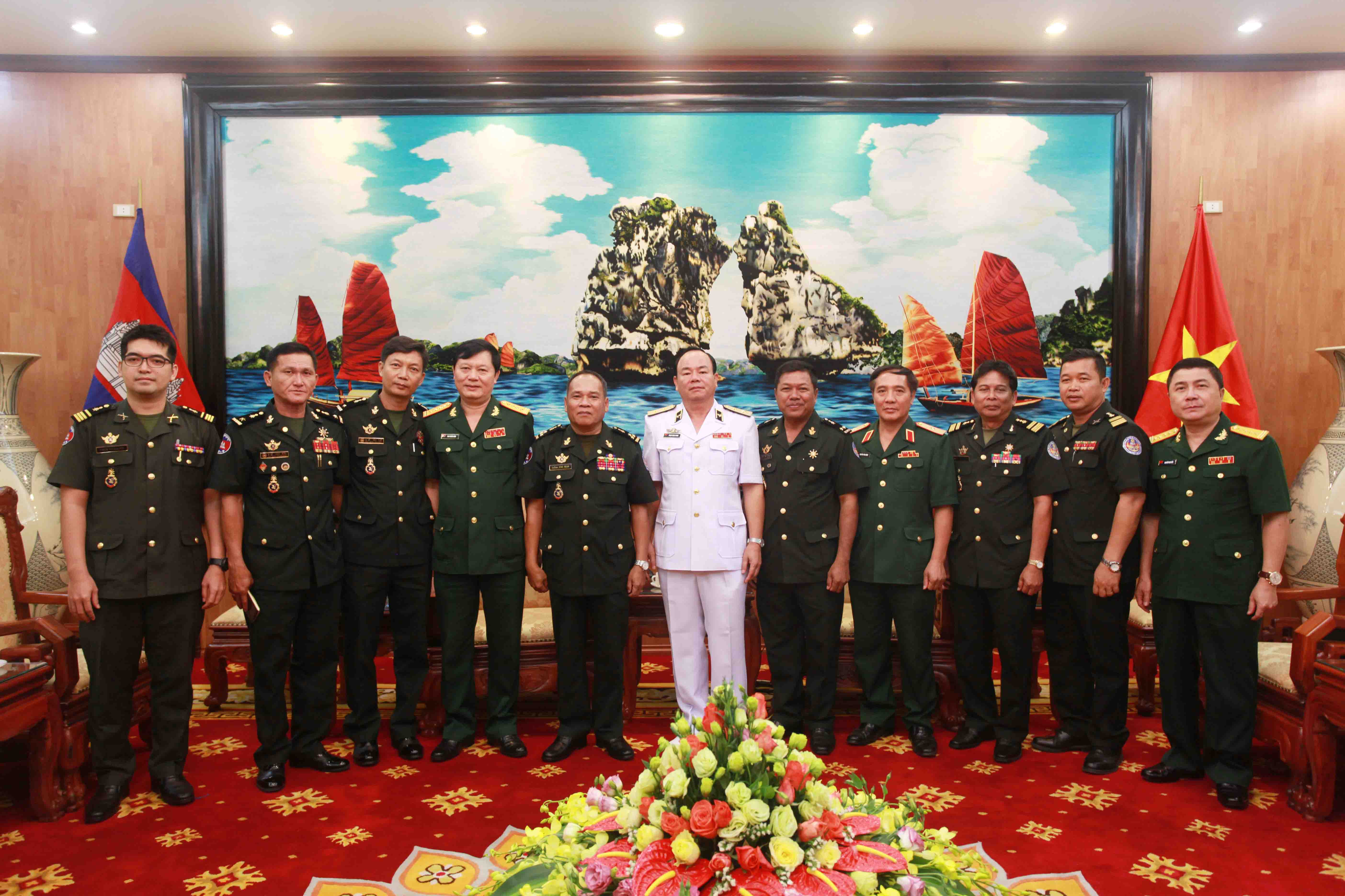 Việt Nam - Campuchia đẩy mạnh hợp tác đào tạo quân sự