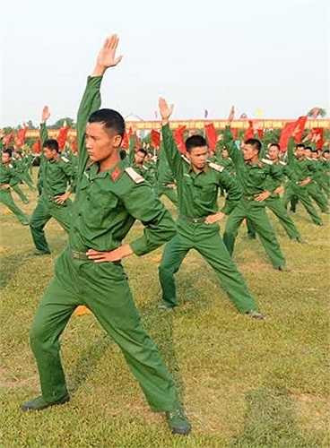 Tập thể dục trong khối. 