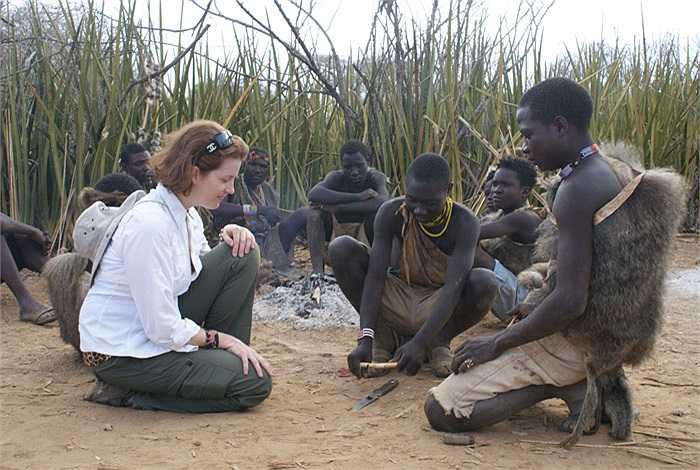 Người Hadza không có thói quen tích trữ lương thực. Mỗi khi săn bắn được thú, họ chia hết cho mọi người và cùng ăn hết trong ngày.
