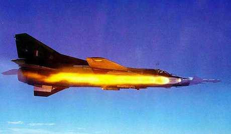 Phiến quân IS bắt đầu dùng chiến cơ chiến lợi phẩm