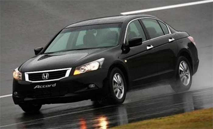 7. Honda Accord. Doanh số: 17,5 triệu xe. Mẫu sedan cỡ trung là một đại diện thành công của Honda, nhất là ở thị trường Mỹ khi doanh số chiếm khoảng 10 triệu xe trong tổng số 17,5 triệu toàn cầu. Ra đời năm 1976, hiện Accord đang ở thế hệ thứ 8.