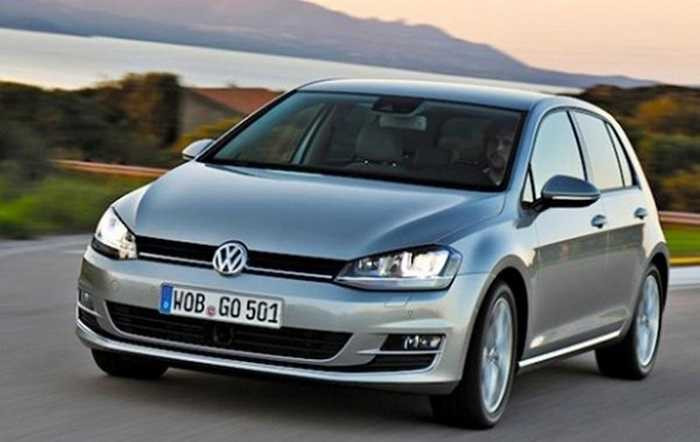 3. Volkswagen Golf. Doanh số: 27,5 triệu xe. Ra đời năm 1974, xe đang ở thế hệ thứ 7 là thế hệ gần nhất, ra mắt năm 2013.