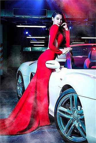 Việc cô bất ngờ tổ chức lễ ăn hỏi vừa qua là sự kiện khiến công chúng vô cùng ngỡ ngàng. 