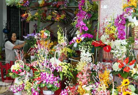 Đà Nẵng, nhộn nhịp, hoa tươi, ngày Phụ nữ Việt Nam, 20/10, tăng giá