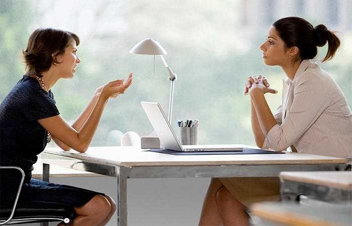 Dị ứng, kích ứng: Việc mặc quần áo quá chật sẽ khiến cho cơ thể bị cọ xát khi hoạt động và dẫn đến tình trạng ngứa ngáy, trầy xước da. Quần áo chật khiến cho da bị dị ứng, kích ứng, nổi mẩn, phát ban…Tình trạng này càng trở nên nghiêm trọng hơn với những người có làn da nhạy cảm. 