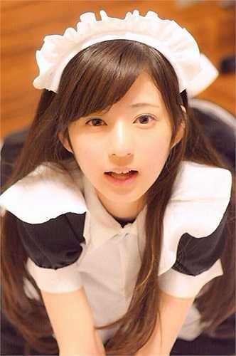 Những bộ cánh đẹp nhẹ nhàng, nữ tính giúp Sugino Shizuka ghi điểm nhiều hơn trong mắt cư dân mạng.