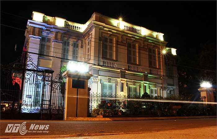 Sau khi hoàn thành, đây được xem là ngôi nhà bề thế nhất ở Nam kỳ lục tỉnh lúc bấy giờ.