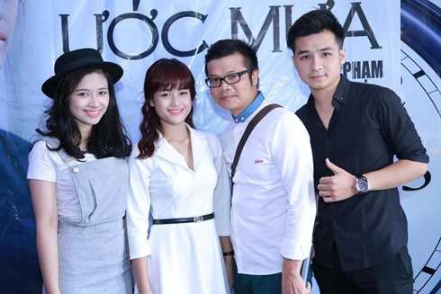 Lê Vũ Bình hội ngộ dàn ca sỹ Sao Mai điểm hẹn