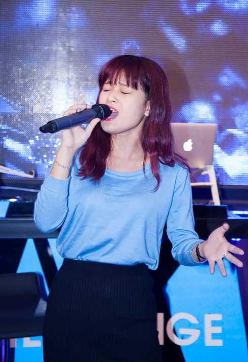 Lê Vũ Bình hội ngộ dàn ca sỹ Sao Mai điểm hẹn