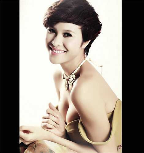 Người mẫu Phương Mai nhận được nhiều lời khen khi cắt phăng mái tóc dài 