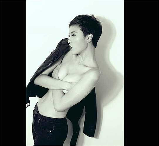 Kiểu tóc tém làm khuôn mặt góc cạnh của Phương Mai càng trở nên đáng nhớ 