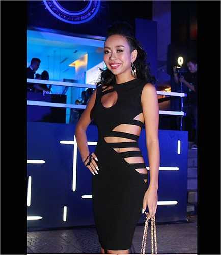 Không có chiều cao lý tưởng, song Thảo Trang lại có tỉ lệ cơ thể tuyệt đẹp 