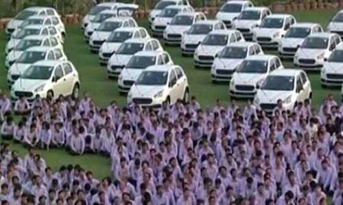 Thưởng ô tô, căn hộ cho 1.200 nhân viên