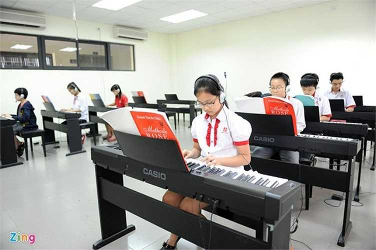 Lớp học đàn, hát được trang bị hiện đại