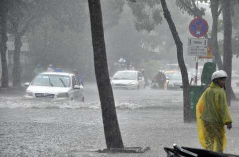 Đà Nẵng, ngập nước, mưa lớn, lội bì bõm, chìm trong nước