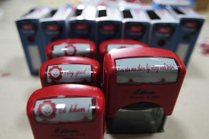 Đánh giá học sinh tiểu học: đóng dấu thay lời phê