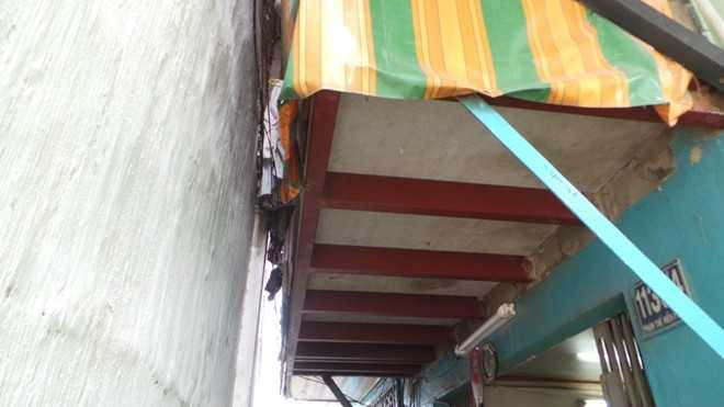 Kỳ quặc kẻ đột nhập nhà dân rồi... mở tivi nằm xem