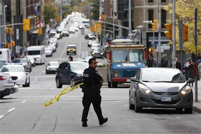 Căng dây cách ly hiện trường