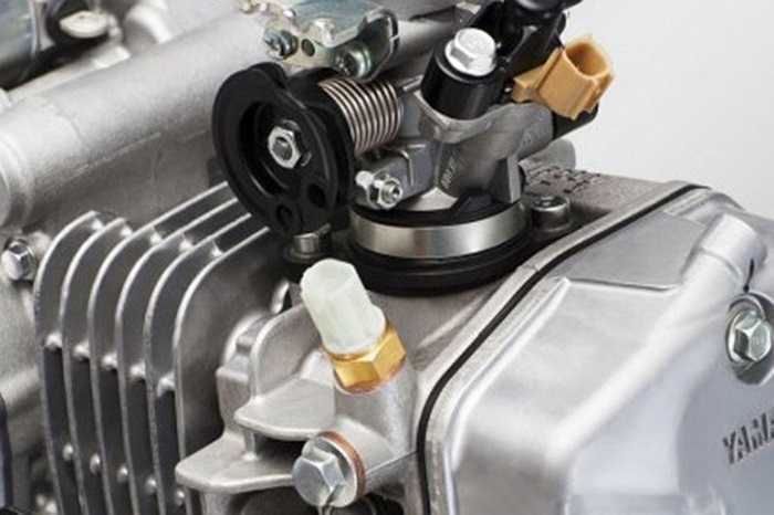 Mẫu xe này tiết kiệm xăng hơn 25% so với các dòng Luvias trước đây nhờ công nghệ phun xăng điện tử. Loại động cơ: 4 thì, xylanh đơn, 2 van, SOHC, làm mát bằng gió. Dung tích xi lanh: 125cc . Đường kính x hành trình pít tông: 52,4mm x 57,9mm . Tỷ số nén 10,9 : 1. Công suất tối đa 8,22Kw/ 9.000 vòng/phút.