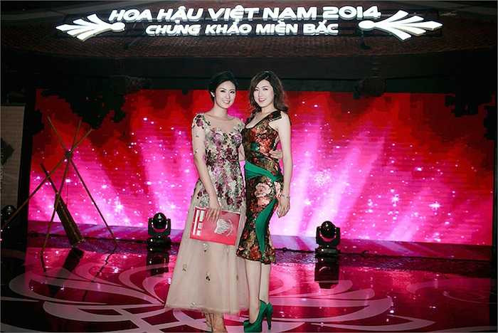 Ngọc Hân và Tú Anh đọ sắc.