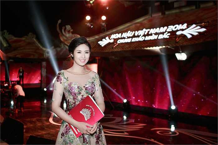 Ngọc Hân và Tú Anh đã có dịp hội ngộ tại sự kiện.