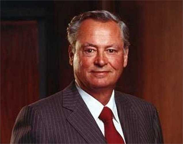 Năm 1984, con cả Richard của Conrad mở công ty bất động sản riêng Hilton Realty Investment. Năm 1993, cùng với Jeffrey Hyland, Richard thành lập công ty bất động sản Hilton & Hyland. Một số nhân viên kinh doanh của công ty từng có mặt trong chương trình truyền hình thực tế Million Dollar Listing. 