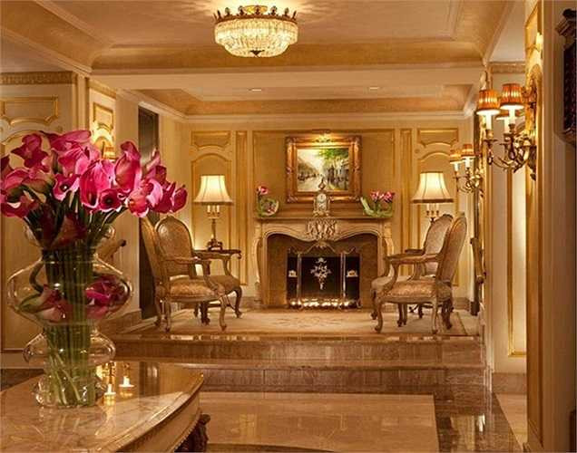 Tiếp tục phát triển đế chế của mình, năm 1954, Conrad mua lại công ty khách sạn Statler với giá 111 triệu USD. Đây là thương vụ bất động sản lớn nhất trong lịch sử ngành khách sạn lúc đó. Ông tự xưng là 'Chủ trọ thế giới'. Sau đó, Conrad bổ sung thêm nhiều khách sạn cho đế chế của mình, trong đó có Stevens. Sau này, Stevens trở thành khách sạn lớn nhất thế giới mang tên Waldorf-Astoria tại New York. Ông cũng mua lại một công ty game quốc tế. Conrad Hilton là người thành lập chuỗi khách sạn quốc 