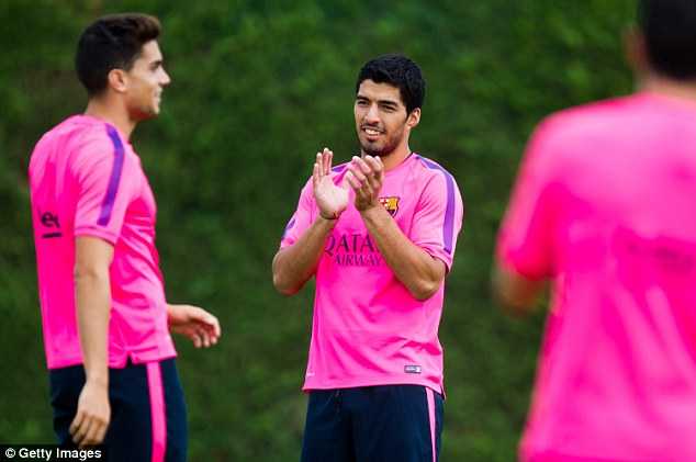 Suarez nổi điên với phóng viên, chưa chắc đá chính Siêu kinh điển