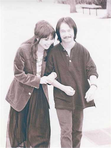 Lê Uyên chính thức về nước tham gia 1 chương trình và 2 lần biểu diễn tại phòng trà từ năm 2008