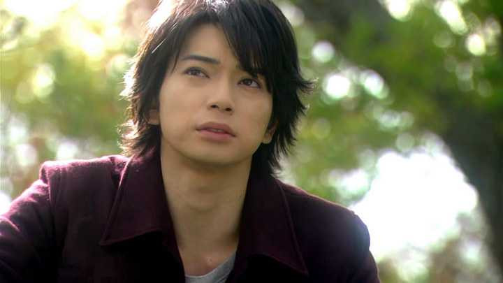 Shuntaro rất nhiệt huyết và có tâm với nghề nhưng lại khá nhạy cảm với khách hàng và công việc.