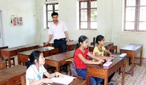 Vì sao gần 600 học sinh bị cấm đến trường 2 tháng?