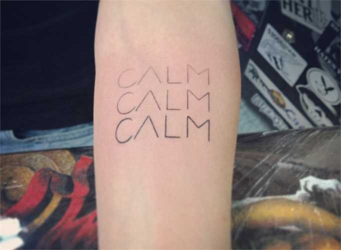 11. Đặt nhiều câu hỏi: Vì đó là cơ thể của mình nên các bạn trẻ cần phải kiểm soát hoàn toàn mọi thứ. Cần chắc chắn rằng mình được xăm bằng dụng cụ hợp vệ sinh, màu mực mới, có thoa kem chống đau...