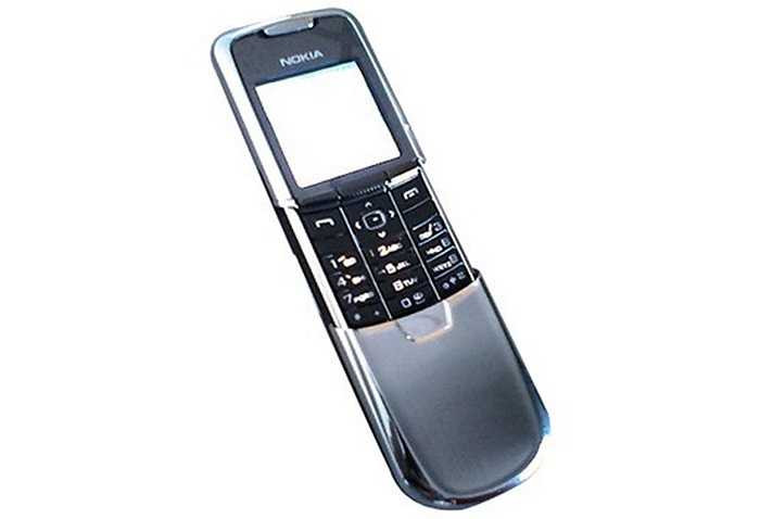 Nokia 8800 (2005) có thiết kế dạng trượt với khung bằng thép không gỉ và màn hình có khả năng chống trầy xước.