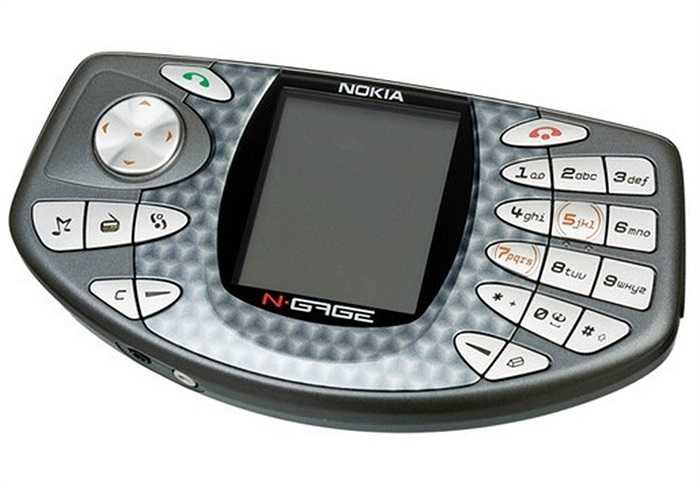 Nokia N-Gage (2002) thực sự là một chiếc điện thoại chơi game hấp dẫn cho người dùng, mặc dù các game thủ chế giễu chế độ điện thoại của máy.
