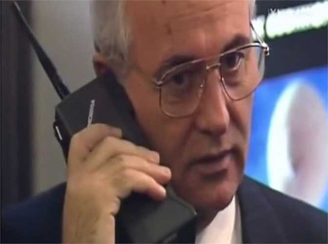 Nokia Cityman (1987) là một trong những chiếc điện thoại nhỏ gọn đầu tiên. Nó trở nên nổi tiếng vào năm 1987 khi chủ tịch Liên Xô cũ Mikhail Gorbachev sử dụng chiếc Cityman 900 để gọi điện trong cuộc họp báo ở Moscow.