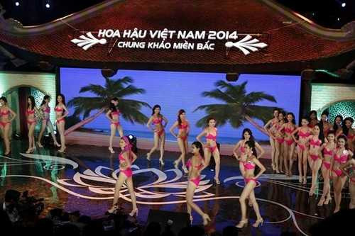 Màn thi áo tắm quyến rũ của các thí sinh HHVN 2014