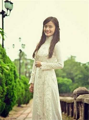 Võ Ê Vo - nữ sinh quê gốc tại Quảng Bình, hiện đang là sinh viên Học viện âm nhạc Huế.