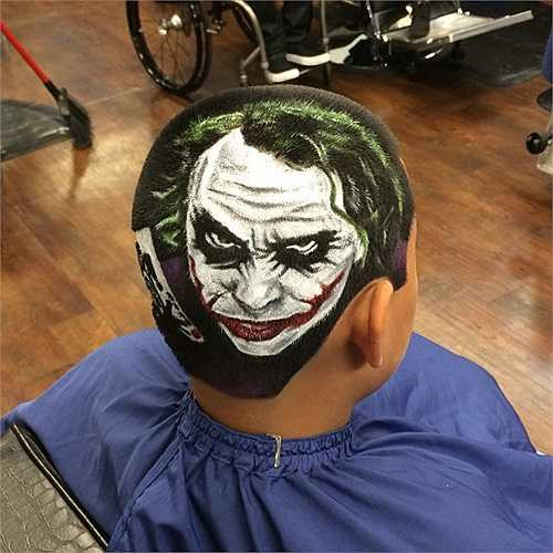 Khi những mái tóc trở thành một sáng tạo nghệ thuật, người thợ cắt tóc trở thành một nghệ sĩ. Chàng trai Mỹ tài năng này cũng không phải là ngoại lệ