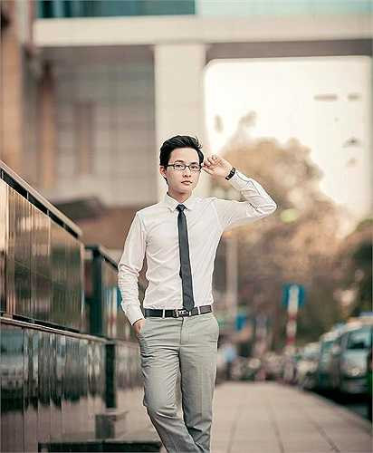 Thầy cho biết, hiện đang độc thân nhưng sẽ nghĩ tới việc kết hôn trong 2,3 năm tới. Thầy Minh cũng chia sẻ muốn giữ bí mật về người yêu hiện tại.