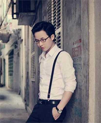 Ngoài việc giảng dạy, thầy Tiến Minh hiện là học viên Nghiên cứu sinh tại ĐH Khoa học Tự nhiên, ĐH Quốc gia Hà Nội.