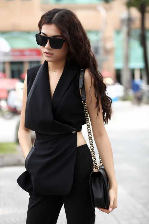 , là tuyệt chiêu để Lệ Hằng trải nghiệm tính cách phóng khoáng nhưng thanh lịch của mình. 