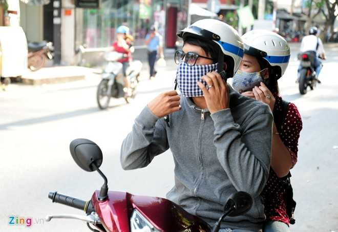 Kiều Oanh luôn mạnh mẽ để làm chỗ dựa cho Duy Nhân. Thời gian này, cô đồng hành cùng chồng đi khắp mọi nơi tìm cách chạy chữa.