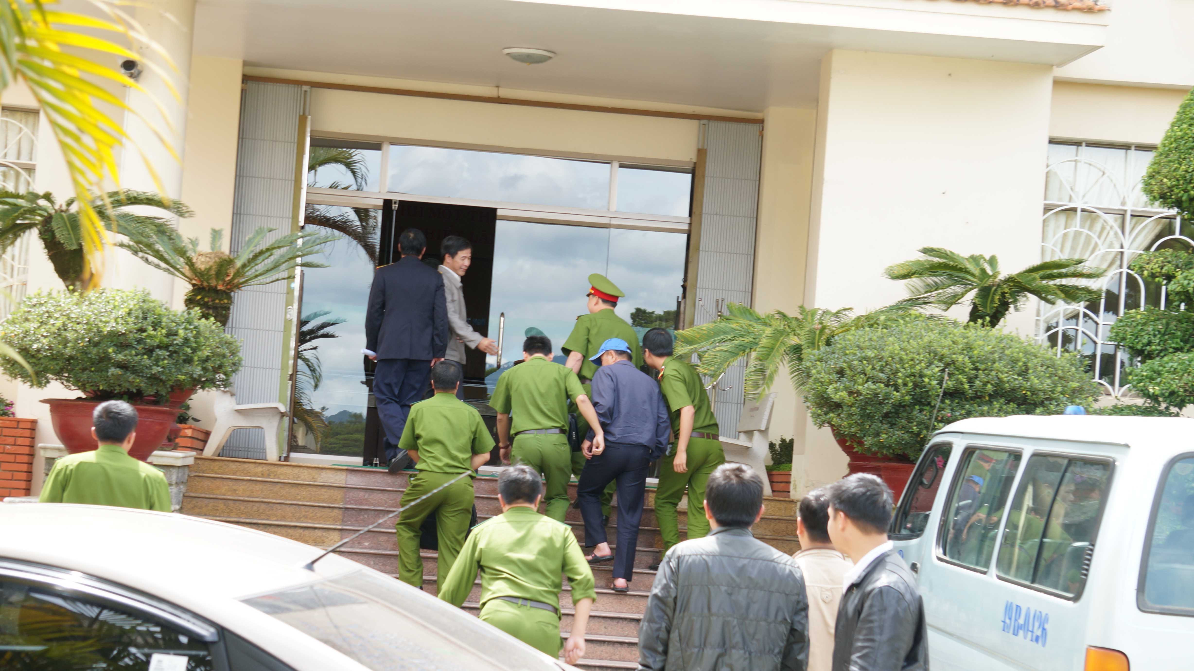 Bắt nguyên giám đốc Xổ số kiến thiết tỉnh Lâm Đồng