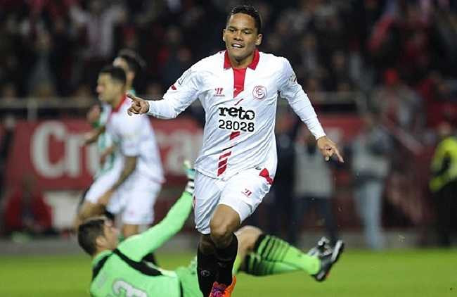 Trong khi đó, danh hiệu cầu thủ Nam Mỹ xuất sắc nhất thuộc về Carlos Bacca của Sevilla