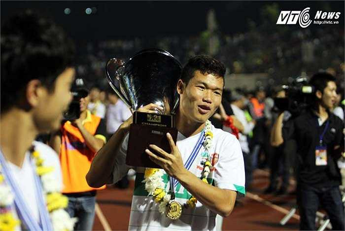 Đông Triều chơi đầy nỗ lực dù chấn thương chưa lành