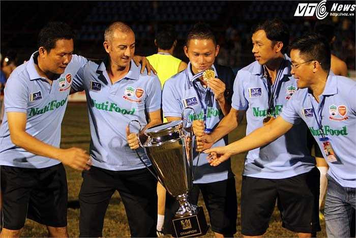 Ban huấn luyện U19 HAGL Arsenal JMG